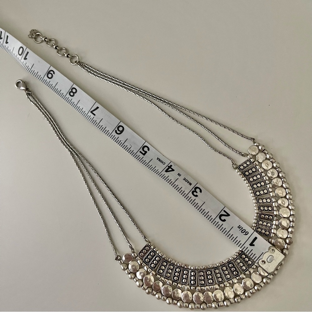 Lucky Brand Silver Tone Hammered Metal Statement Necklace - Picture 8 of 10
